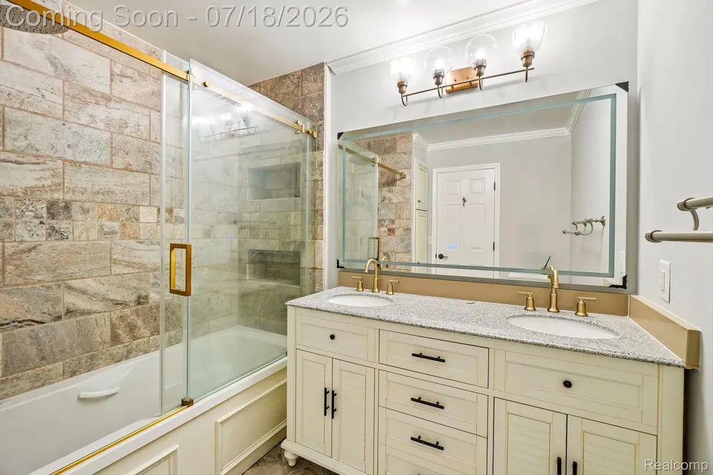 4855 Butler Drive Troy City MI 48085