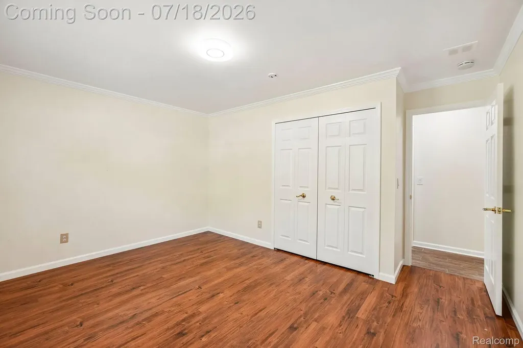 4855 Butler Drive Troy City MI 48085