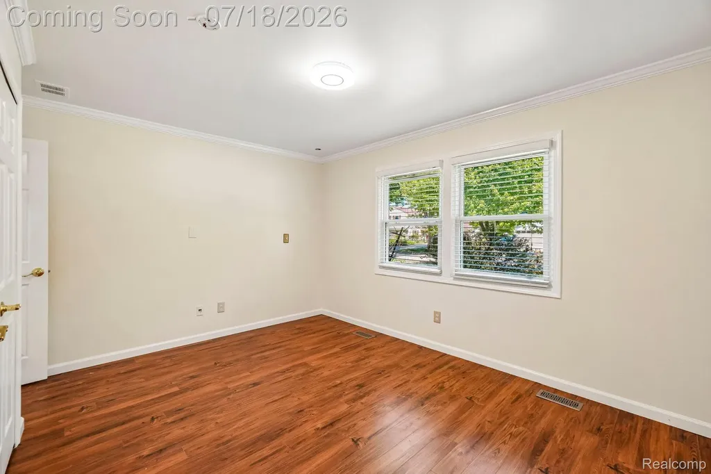 4855 Butler Drive Troy City MI 48085
