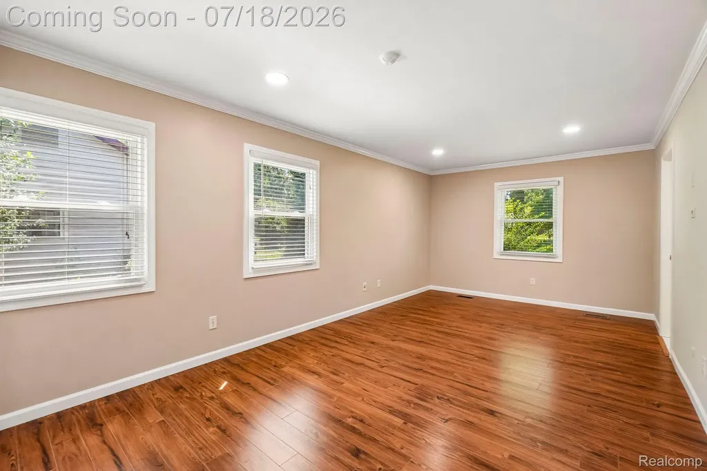 4855 Butler Drive Troy City MI 48085