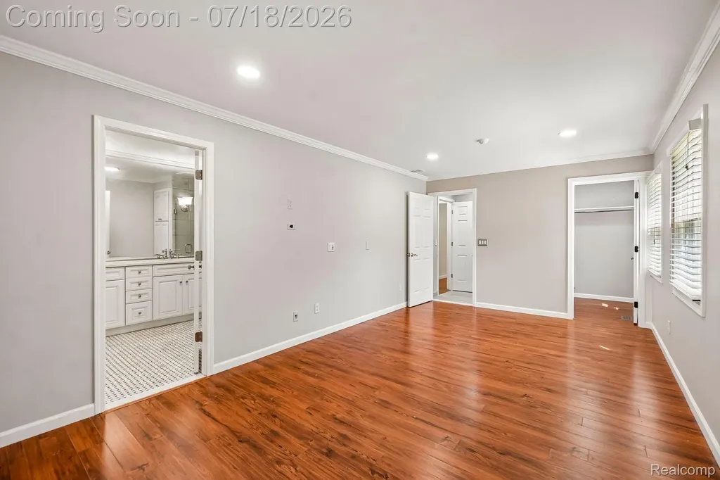 4855 Butler Drive Troy City MI 48085