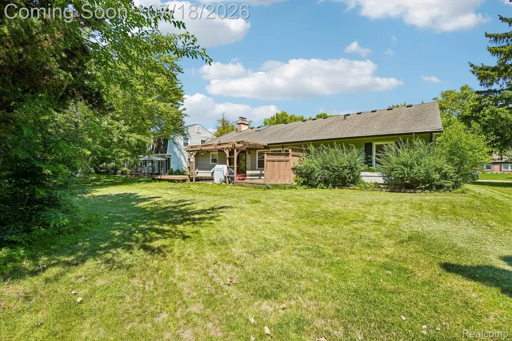 4855 Butler Drive Troy City MI 48085