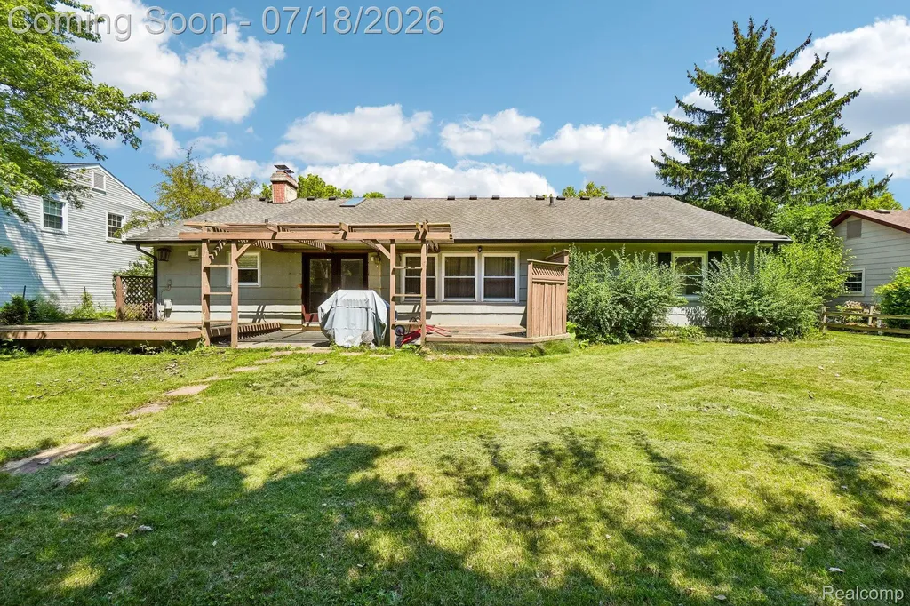 4855 Butler Drive Troy City MI 48085