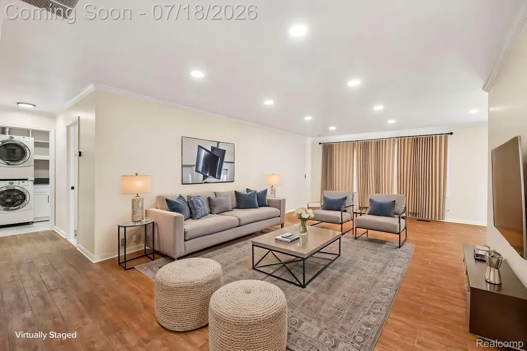 4855 Butler Drive Troy City MI 48085