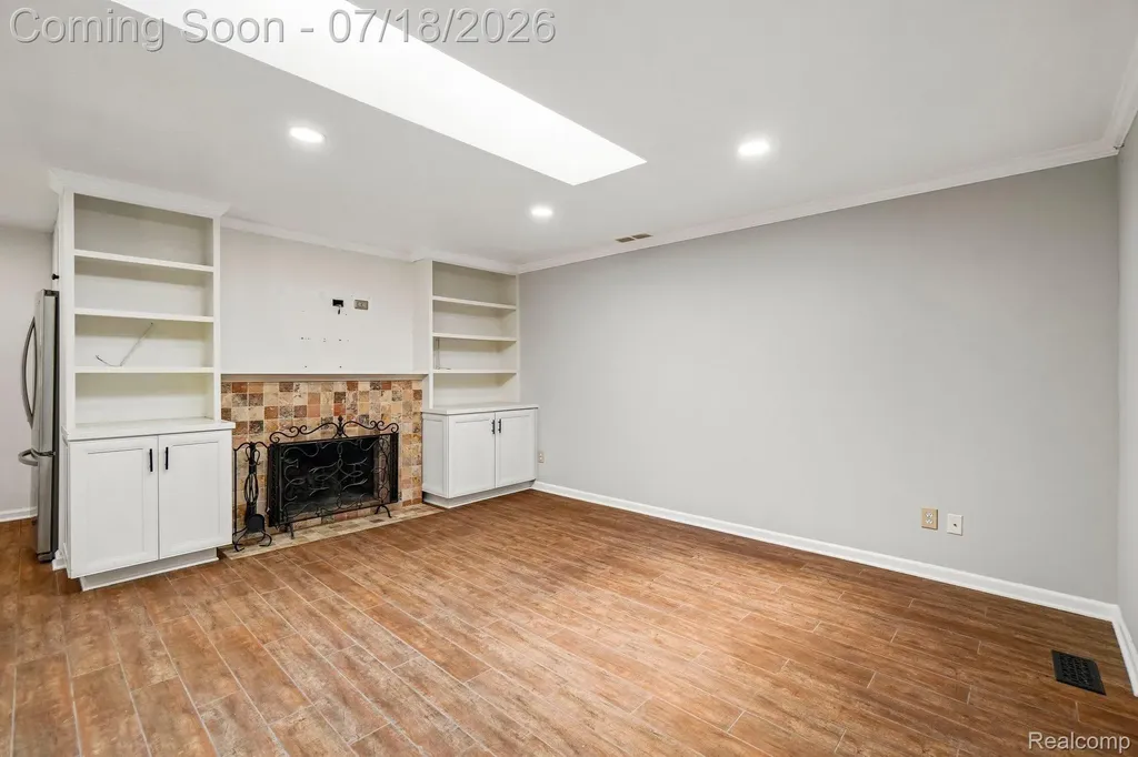 4855 Butler Drive Troy City MI 48085