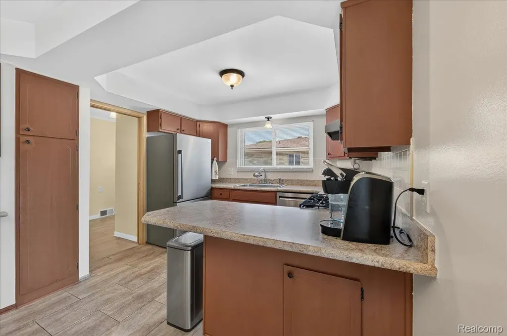 34452 Esper Drive Sterling Heights City MI 48312
