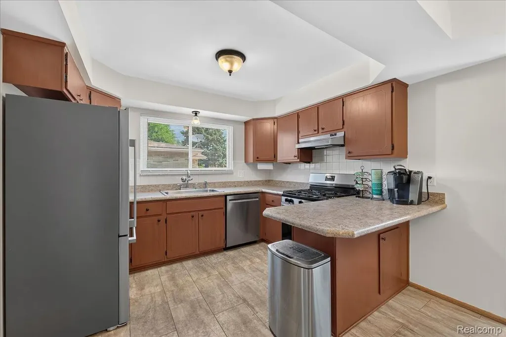 34452 Esper Drive Sterling Heights City MI 48312