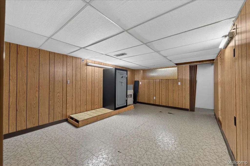 34452 Esper Drive Sterling Heights City MI 48312