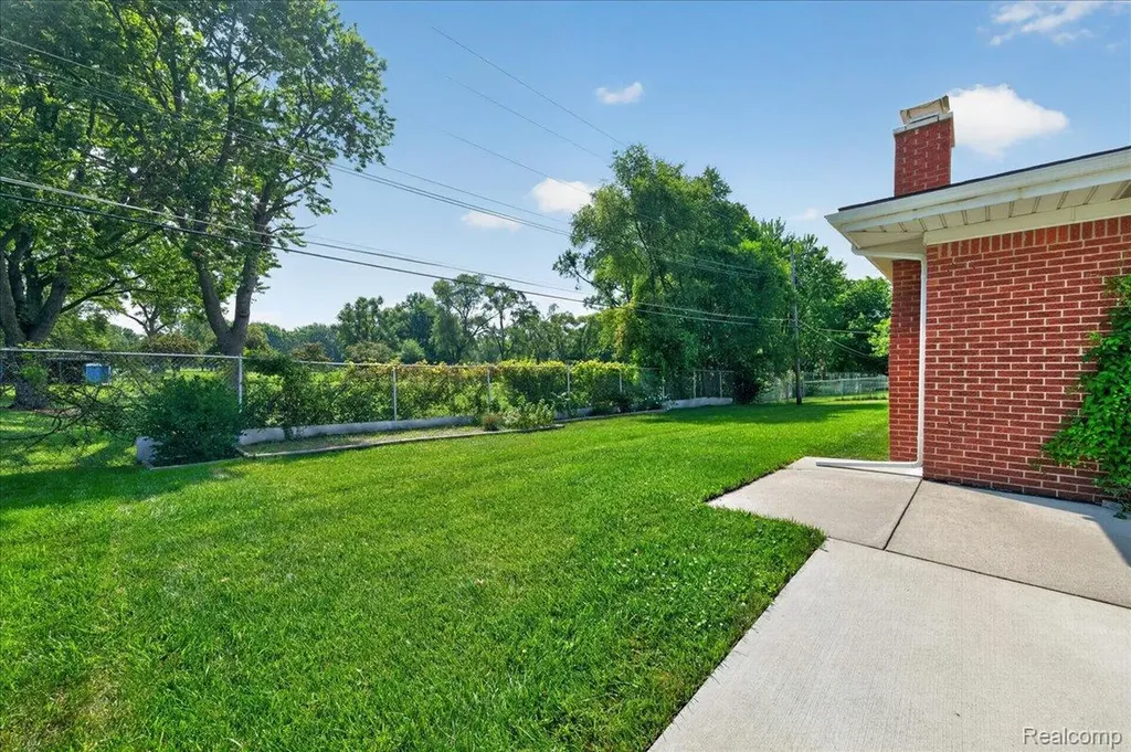 34452 Esper Drive Sterling Heights City MI 48312