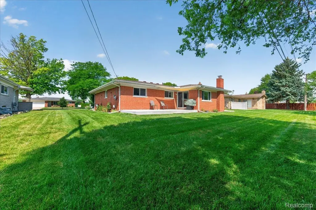 34452 Esper Drive Sterling Heights City MI 48312