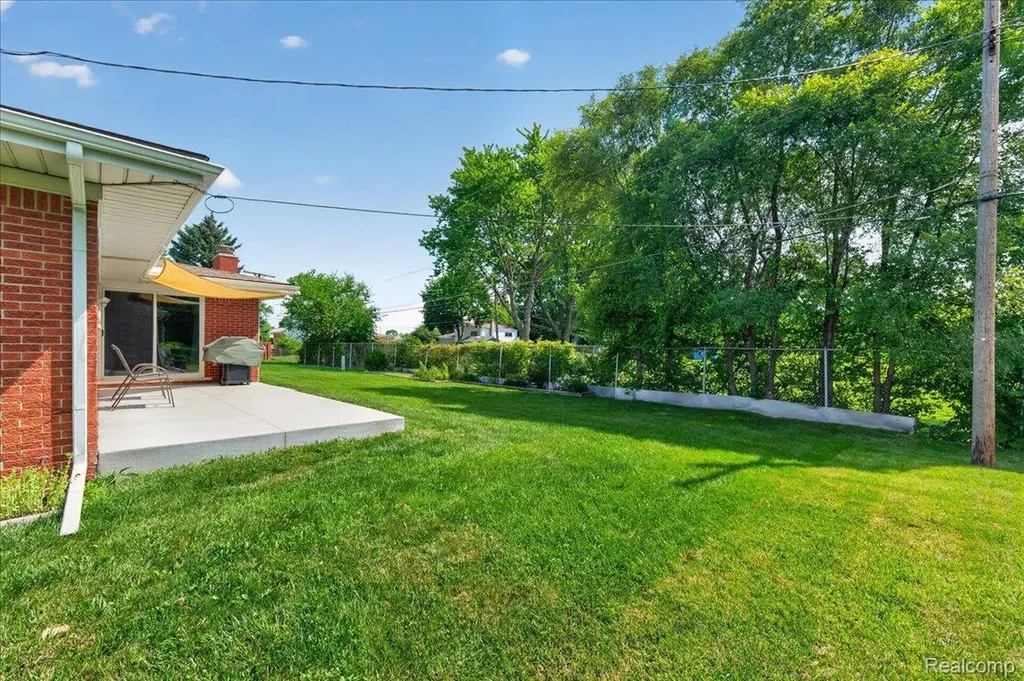 34452 Esper Drive Sterling Heights City MI 48312
