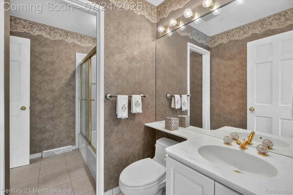 9095 S Saginaw Road Grand Blanc Charter Township MI 48439