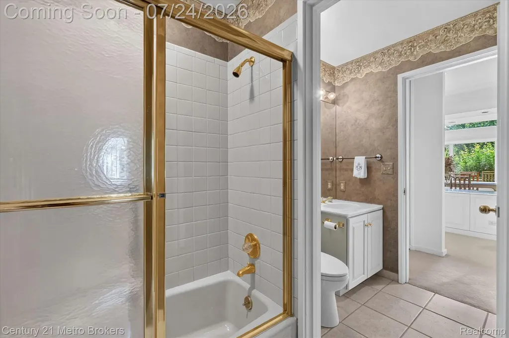 9095 S Saginaw Road Grand Blanc Charter Township MI 48439