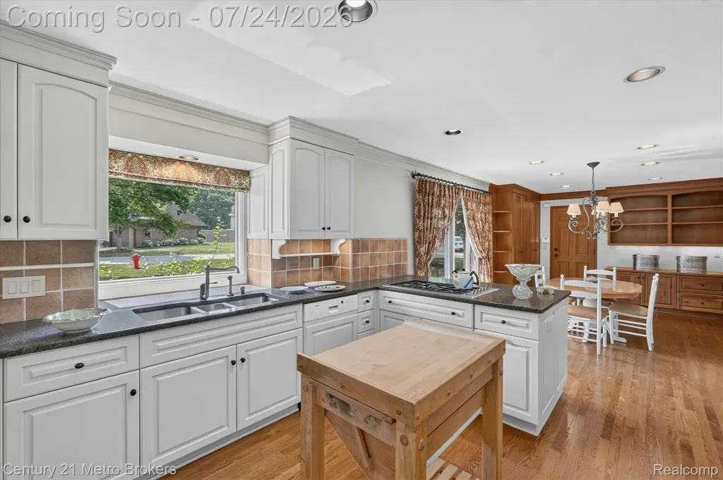 9095 S Saginaw Road Grand Blanc Charter Township MI 48439