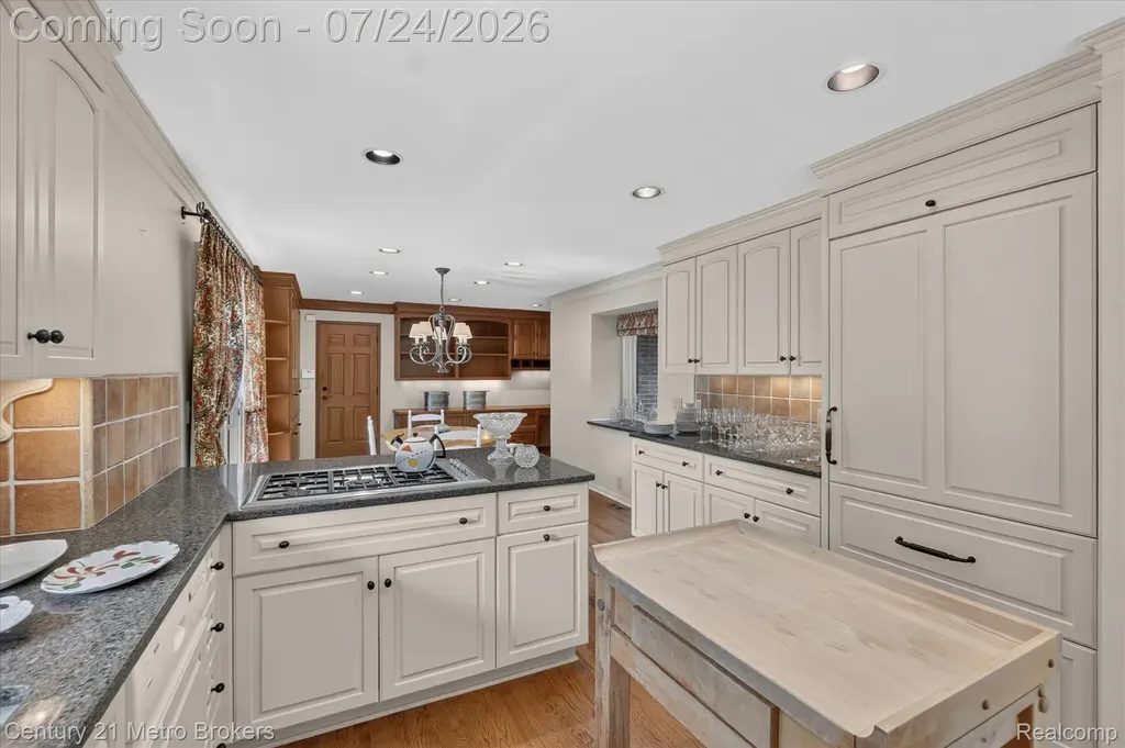 9095 S Saginaw Road Grand Blanc Charter Township MI 48439