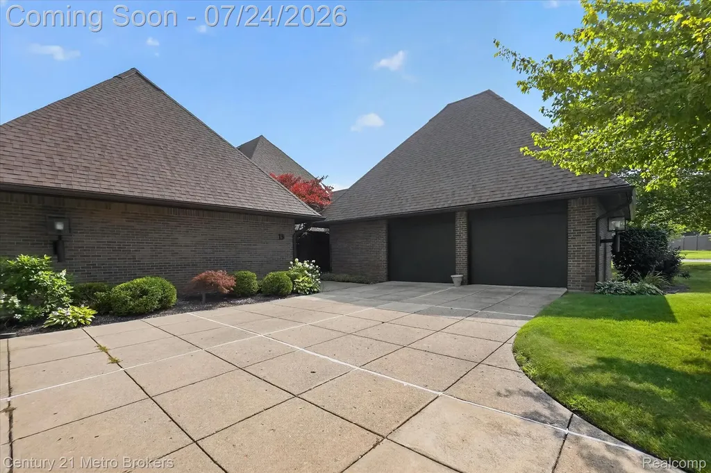 9095 S Saginaw Road Grand Blanc Charter Township MI 48439