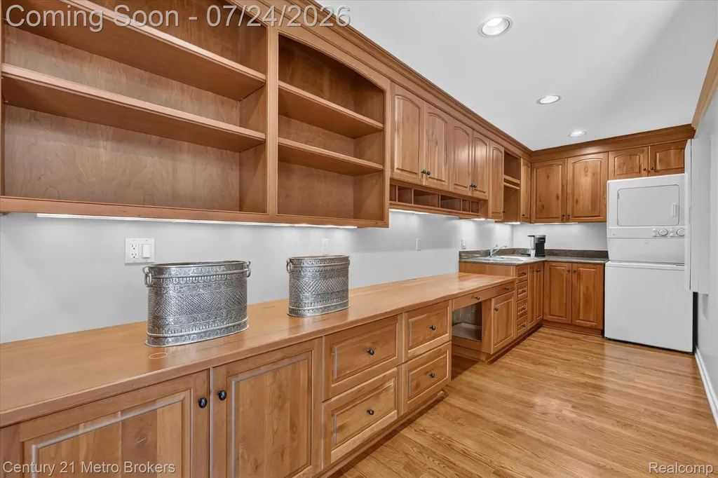 9095 S Saginaw Road Grand Blanc Charter Township MI 48439