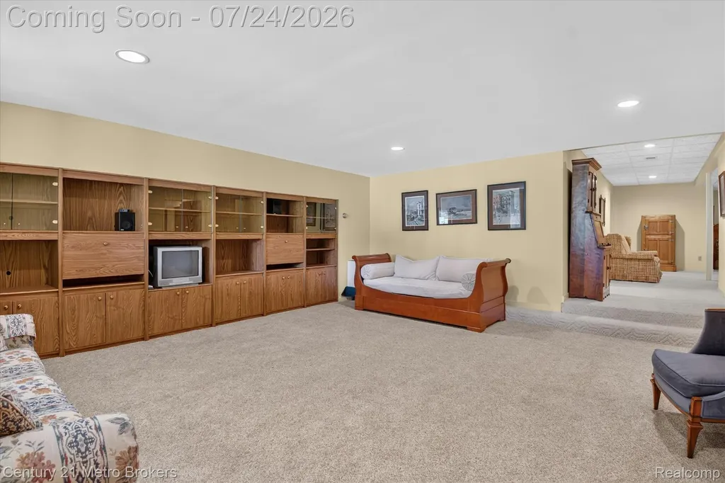 9095 S Saginaw Road Grand Blanc Charter Township MI 48439