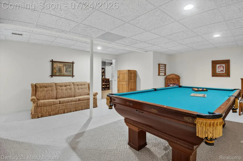9095 S Saginaw Road Grand Blanc Charter Township MI 48439