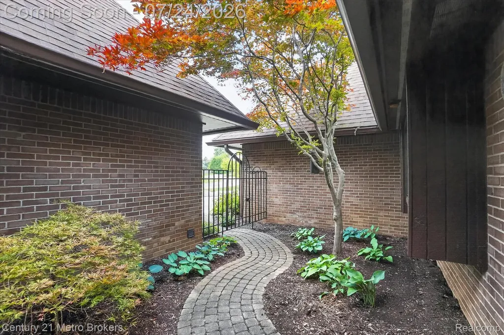 9095 S Saginaw Road Grand Blanc Charter Township MI 48439