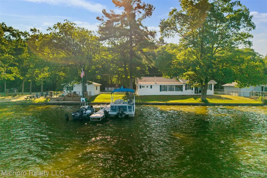 4432 E Cedar Lake Drive Greenbush Township MI 48738
