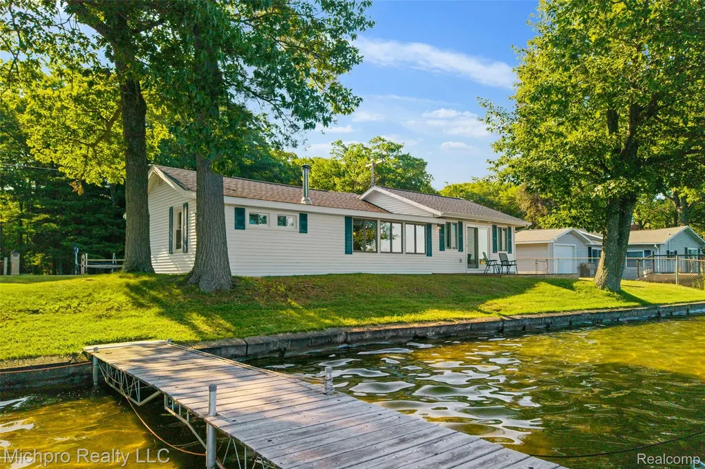 4432 E Cedar Lake Drive Greenbush Township MI 48738