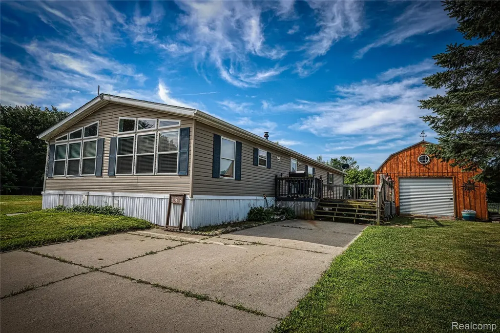 7208 Mapleview Circle E Brown City City MI 48416