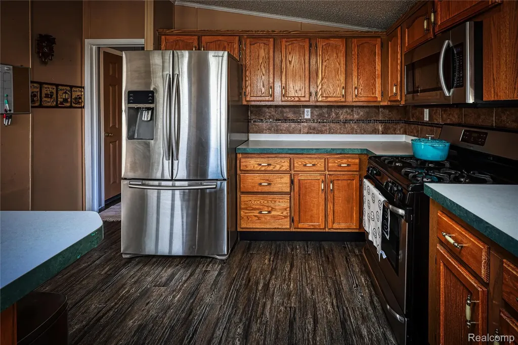 7208 Mapleview Circle E Brown City City MI 48416