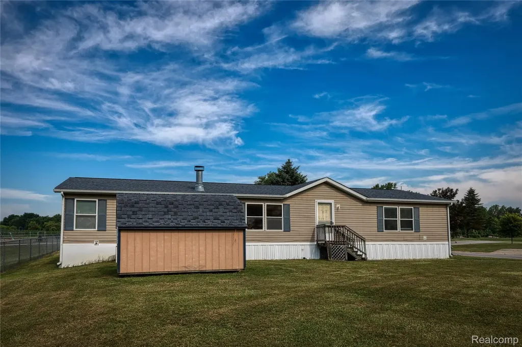 7208 Mapleview Circle E Brown City City MI 48416