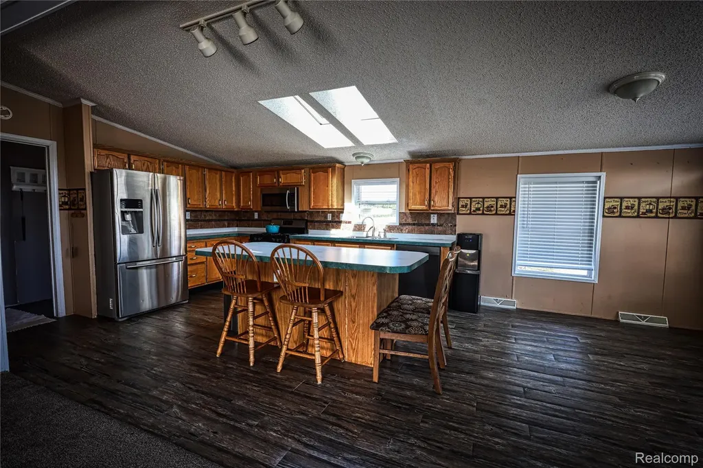7208 Mapleview Circle E Brown City City MI 48416