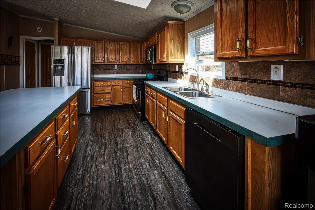 7208 Mapleview Circle E Brown City City MI 48416