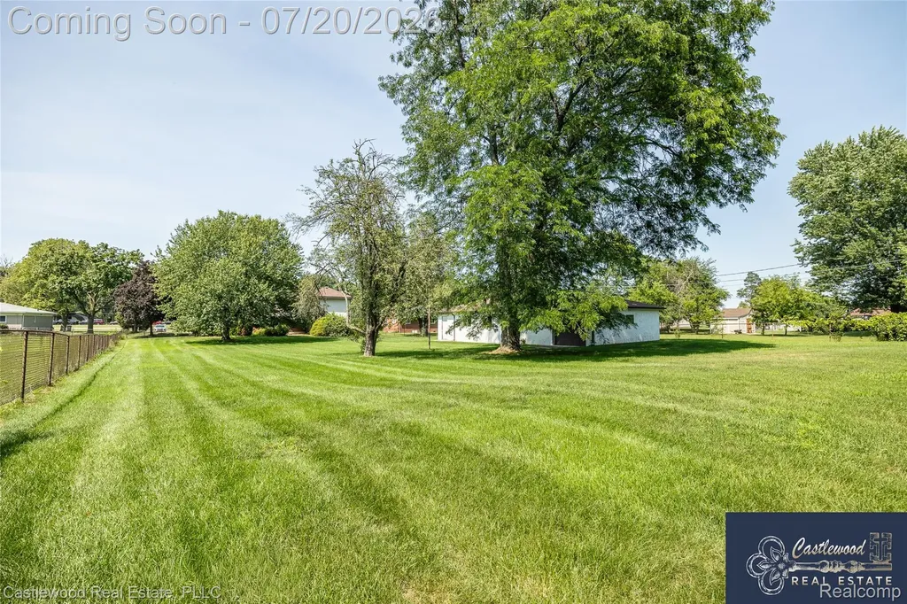 17150 S Nunneley Road Clinton Charter Township MI 48035
