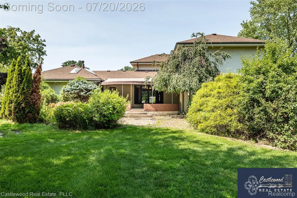 17150 S Nunneley Road Clinton Charter Township MI 48035