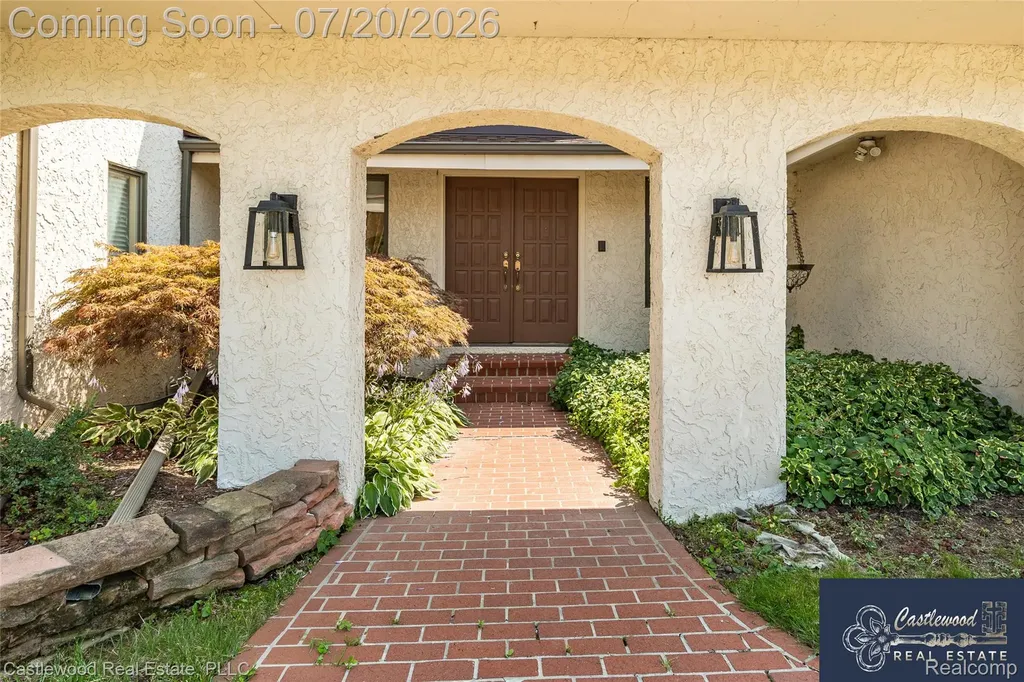 17150 S Nunneley Road Clinton Charter Township MI 48035