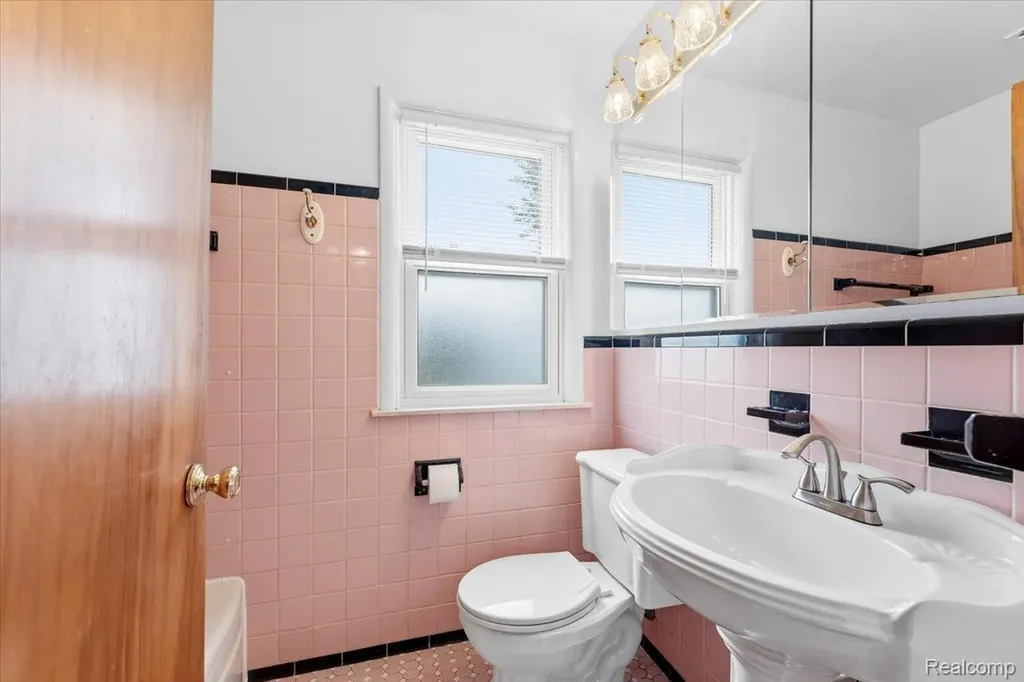 4191 Duplex Avenue N Lincoln Park City MI 48146