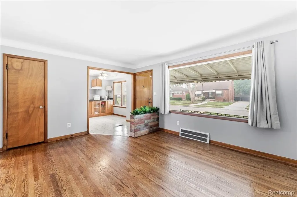 4191 Duplex Avenue N Lincoln Park City MI 48146