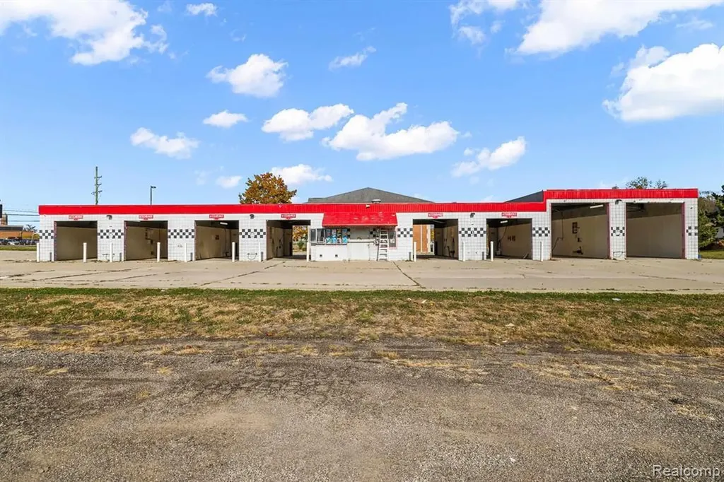 47720 Gratiot Avenue Chesterfield Township MI 48051