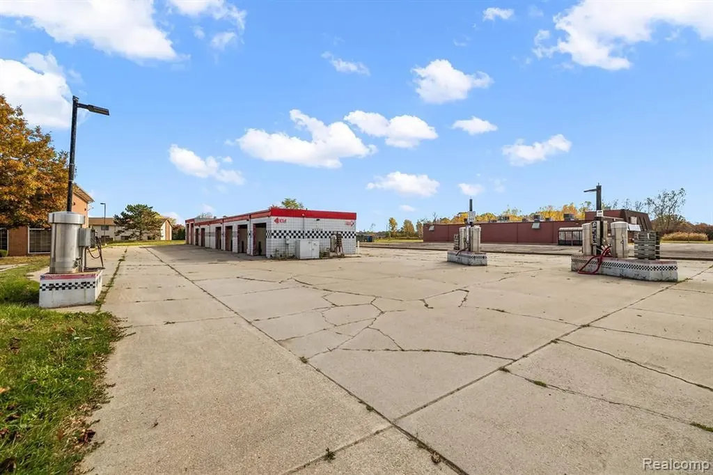 47720 Gratiot Avenue Chesterfield Township MI 48051