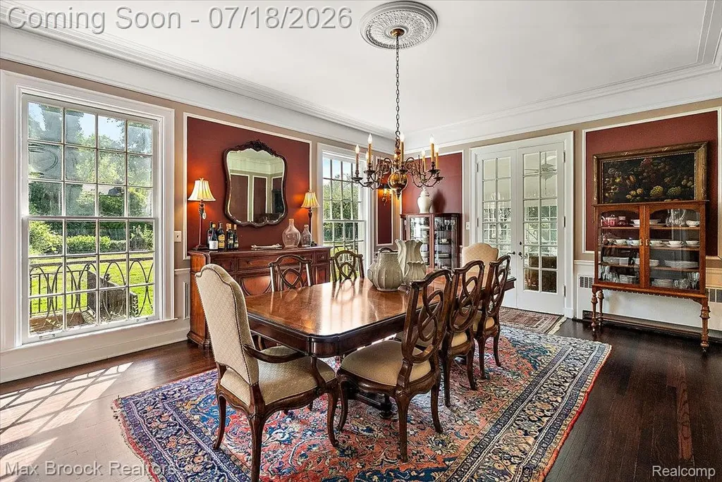 294 Lincoln Road Grosse Pointe City MI 48230