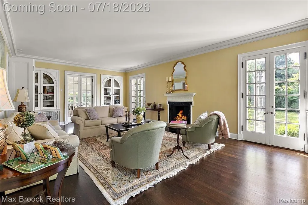 294 Lincoln Road Grosse Pointe City MI 48230