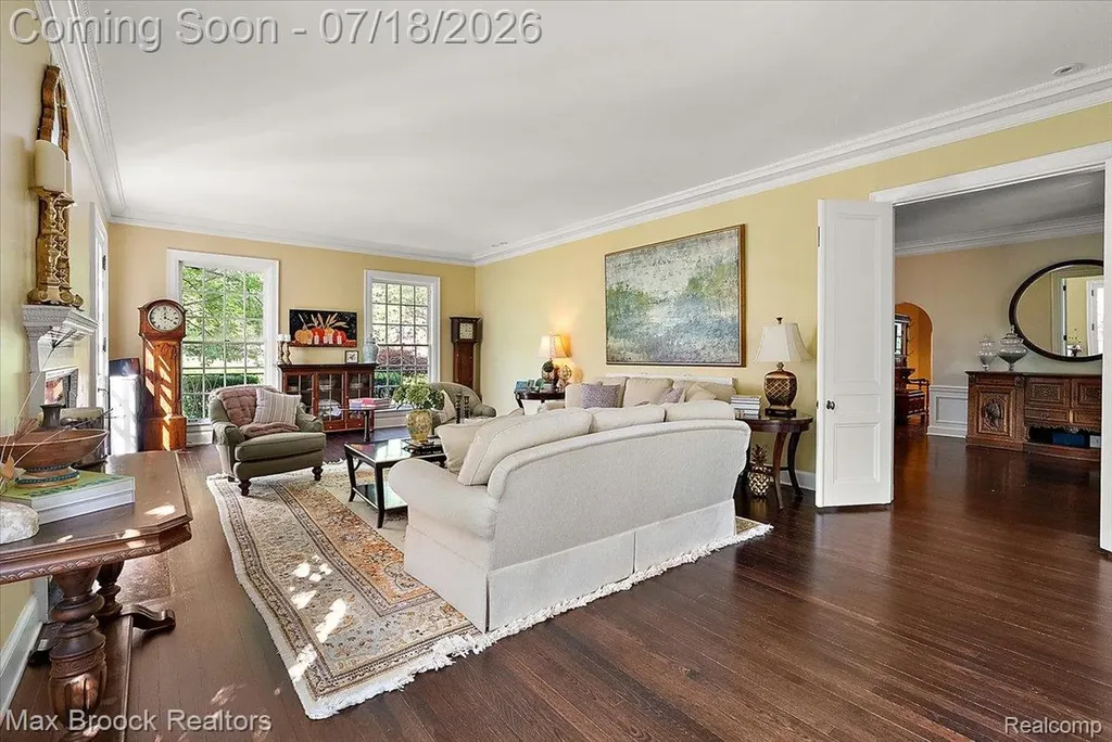 294 Lincoln Road Grosse Pointe City MI 48230