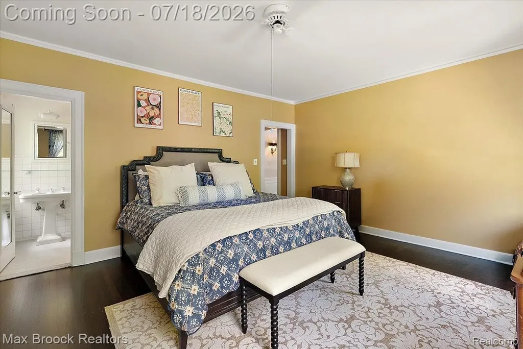 294 Lincoln Road Grosse Pointe City MI 48230