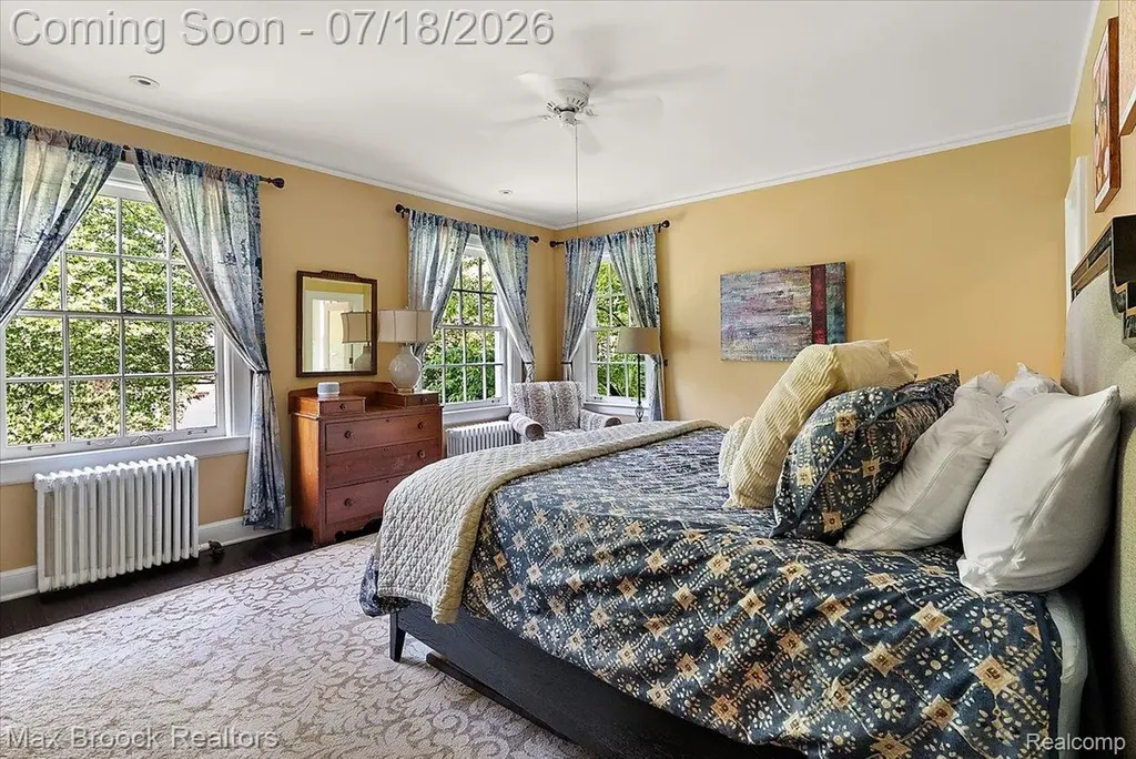 294 Lincoln Road Grosse Pointe City MI 48230