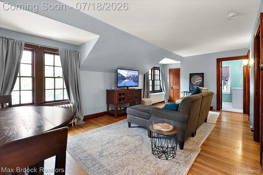 294 Lincoln Road Grosse Pointe City MI 48230