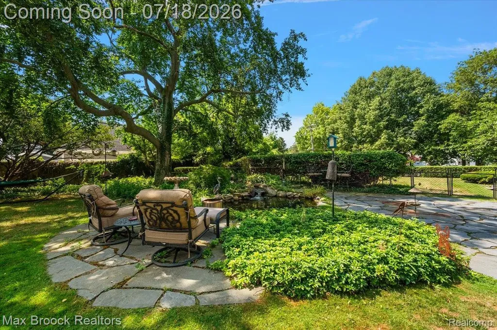 294 Lincoln Road Grosse Pointe City MI 48230