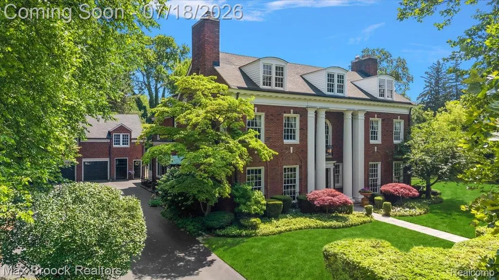 294 Lincoln Road Grosse Pointe City MI 48230