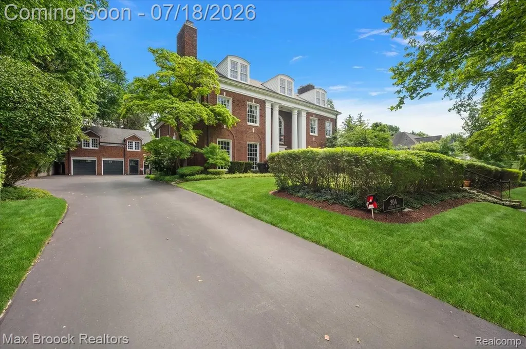 294 Lincoln Road Grosse Pointe City MI 48230