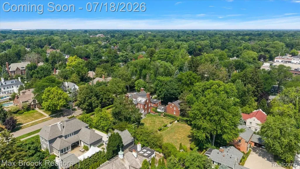 294 Lincoln Road Grosse Pointe City MI 48230