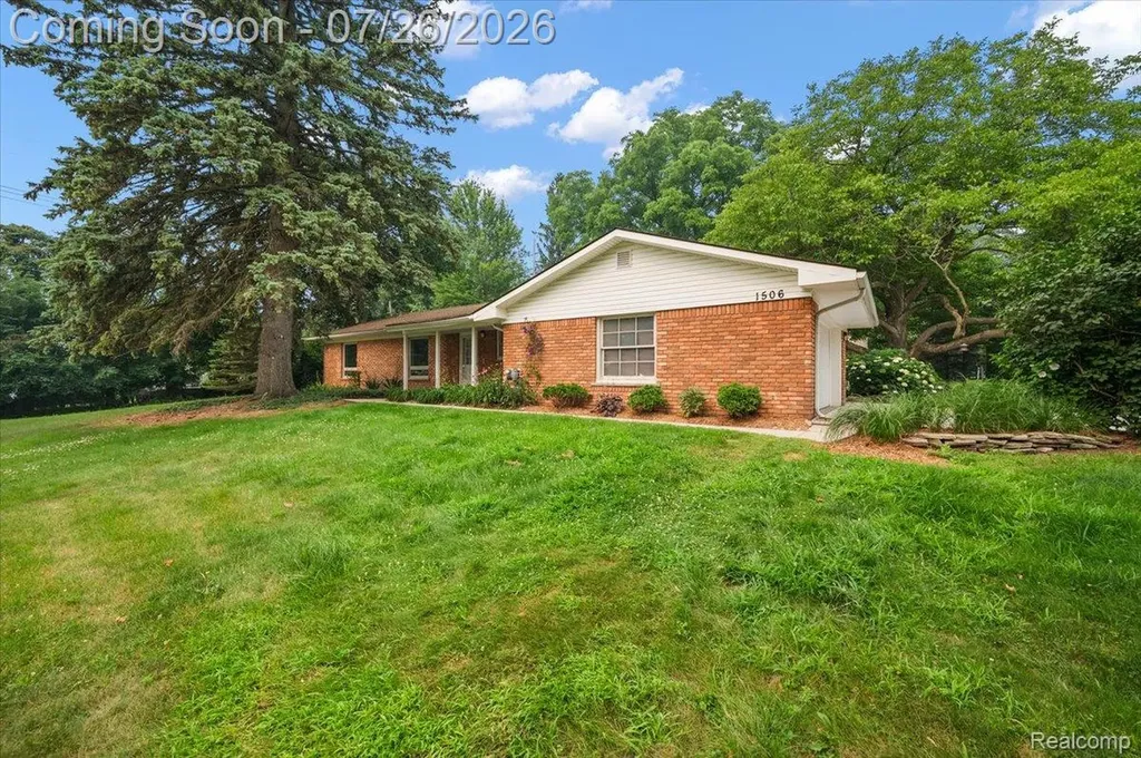1506 Ledbury Drive Bloomfield Charter Township MI 48304
