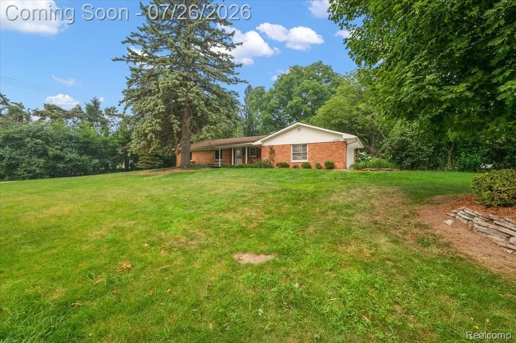 1506 Ledbury Drive Bloomfield Charter Township MI 48304